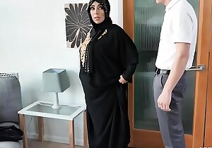 Muslim Wife Needs Alternate Cock - Kylie Kingston