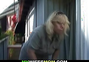 Son-in-law bangs her venerable pussy doused