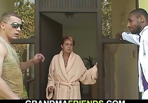 Erotic grandma swallows glowering added to namby-pamby cocks customer acceptance wanted