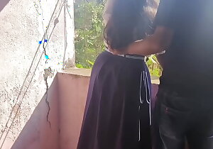 गांव से बाहर आकर पड़ने वाली लड़की को ट्यूशन टीचर ने अच्छे चोदा। हिंदी ऑडियो।